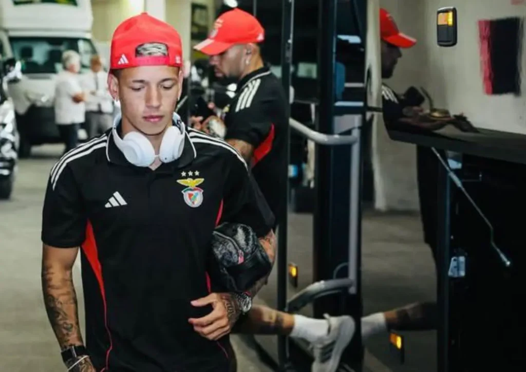 Mesmo suspenso, Prestianni viaja com o Benfica para Madri