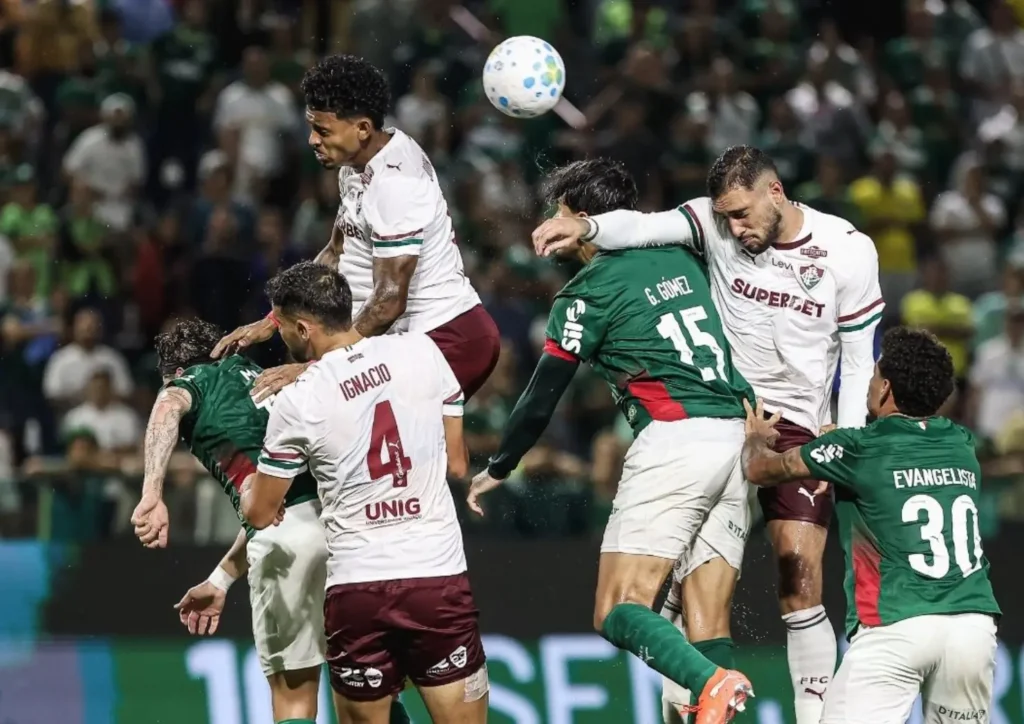 Palmeiras vence Fluminense e segue na liderança do Brasileiro