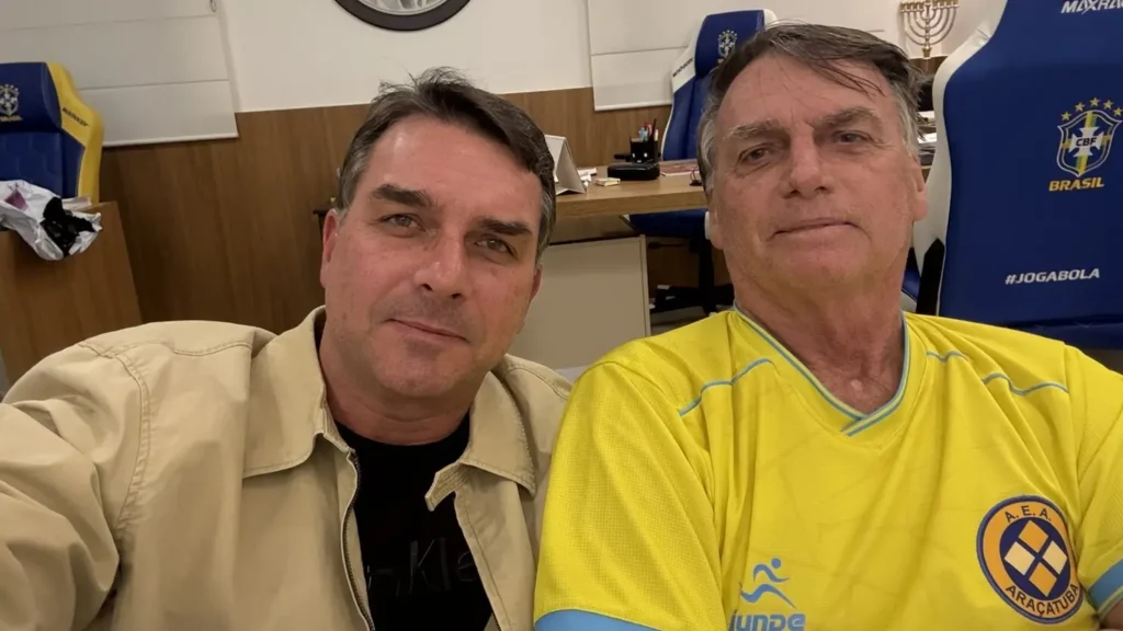 Entre a herança e o poder: o que Flávio busca na visita a Bolsonaro