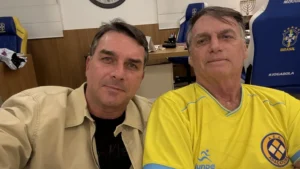 Entre a herança e o poder: o que Flávio busca na visita a Bolsonaro