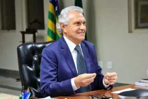 Caiado aguarda definição do PL em reunião decisiva com Flávio Bolsonaro