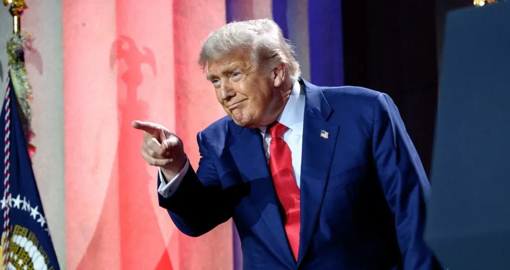 Trump diz que objetivo é destruir programa nuclear do Irã 2 Trump