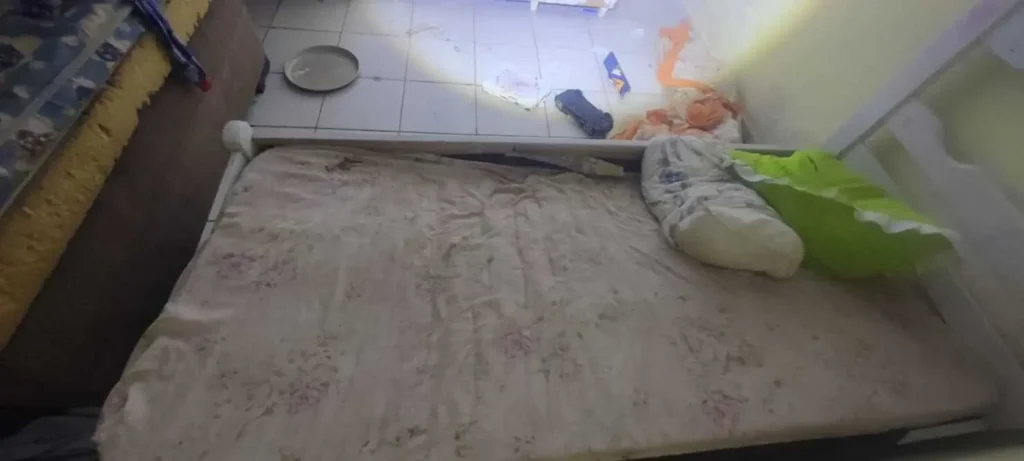 Quatro crianças são resgatadas após serem encontradas sozinhas em casa insalubre, em Aparecida de Goiânia 2 Resgate de crianças