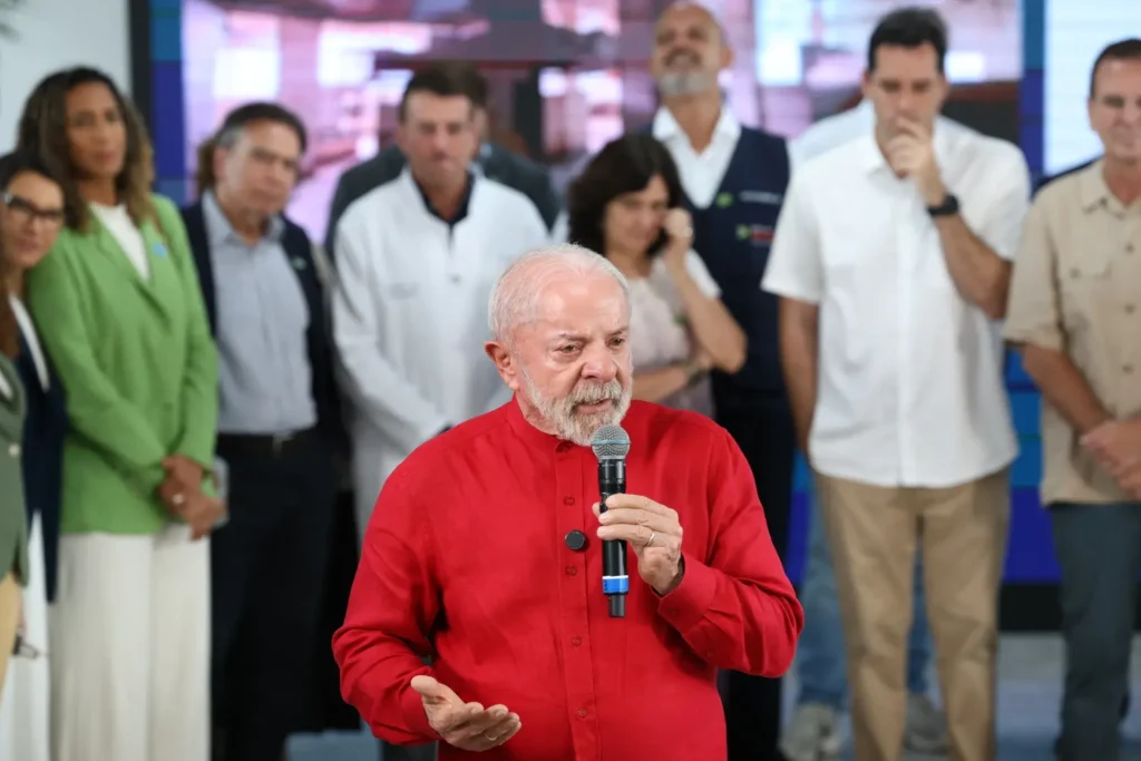 Presidente brasileiro veta visto de assessor de Trump