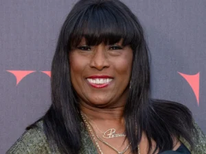 22c285f03d5e4bc1980d98ba6d69549c lg