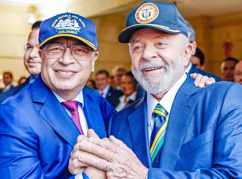 Presidente da Colômbia, Gustavo Petro e Presidente do Brasil, Luiz Inácio Lula da Silva, conversam via ligação