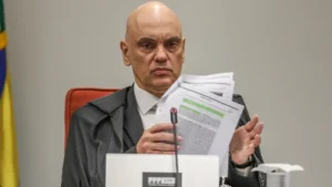 Moraes em sessão do STF