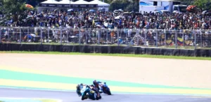 Pilotos do MotoGP durante corrida em Goiânia