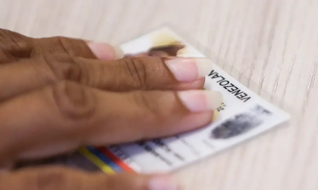 Cubanos lideram pedidos de refúgio no País; venezuelanos predominam em Goiânia 2 Documento venezuelano