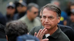 Bolsonaro apresenta evolucao favoravel e pode ter alta da UTI nas proximas 24 horas