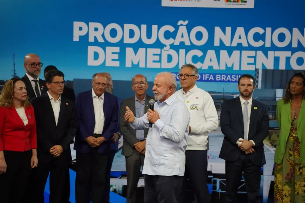 Lula em Anápolis: “Quando uma pessoa não pode comprar um medicamento, o Estado tem a obrigação de comprar” 6 Lula