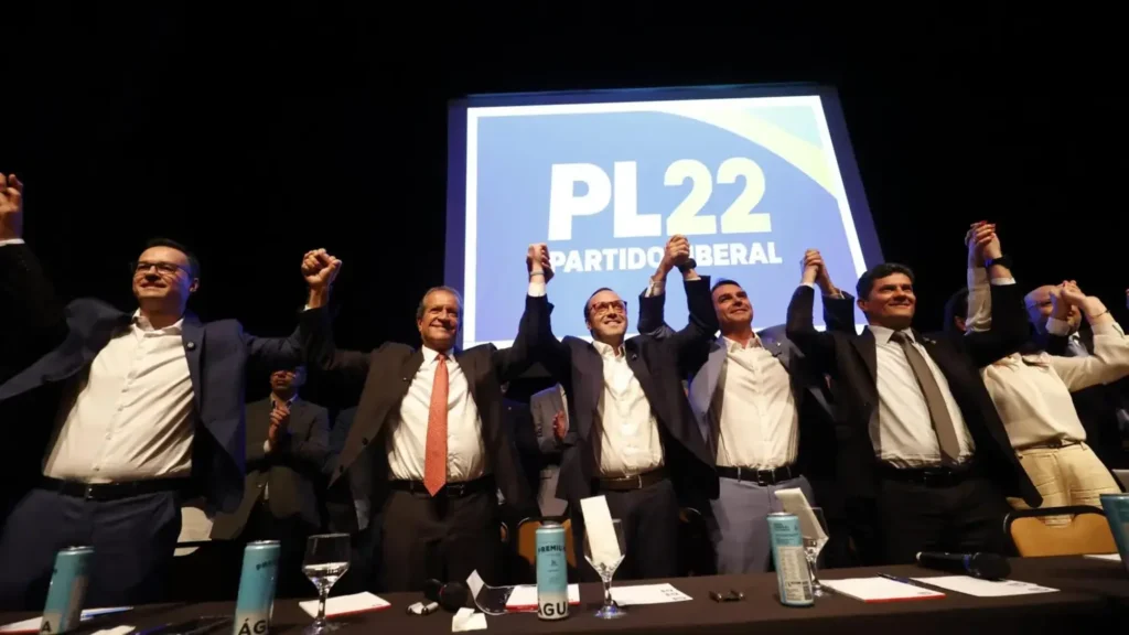 Moro se filia ao PL para disputar governo do Paraná com apoio de Flávio Bolsonaro