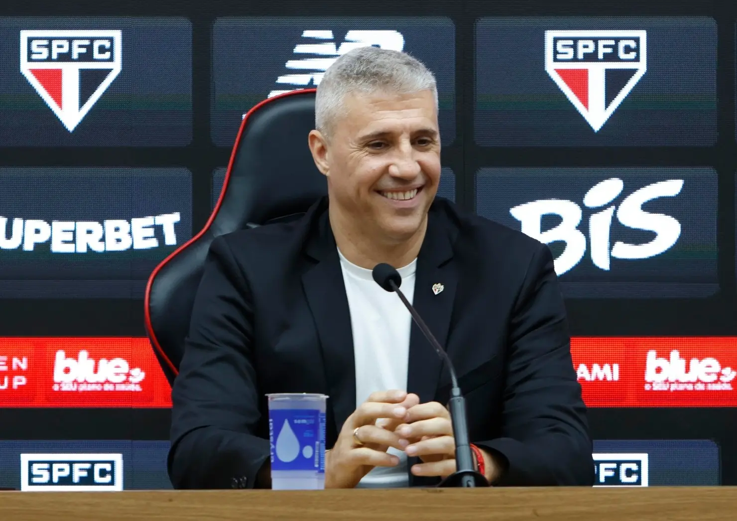 São Paulo anuncia saída de Crespo após divergencias internas