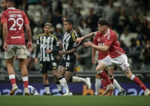 Atlético-MG x Internacional: escalações, horário e onde assistir