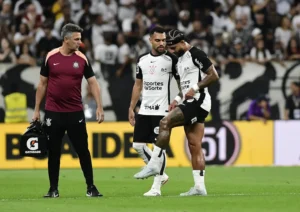 Memphis é cortado da Holanda após lesão