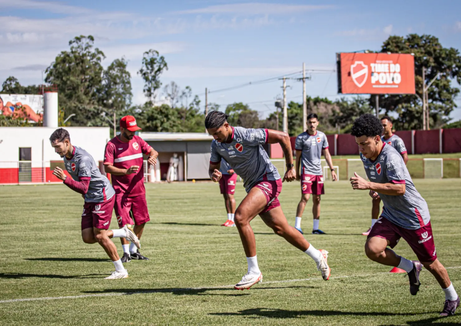 Vila Nova se prepara para semana de Copa do Brasil e na Série B