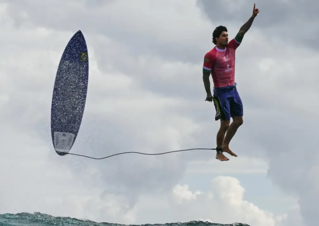 Medina volta ao circuito mundial de Surf após lesão
