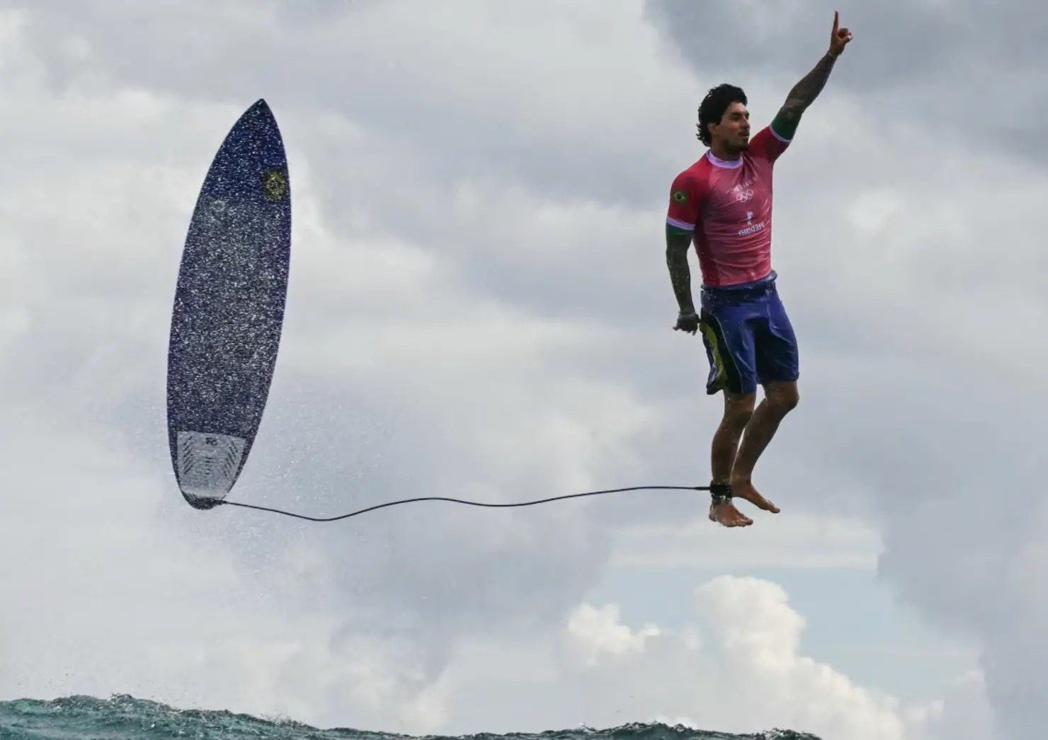 Medina volta ao circuito mundial de Surf após lesão
