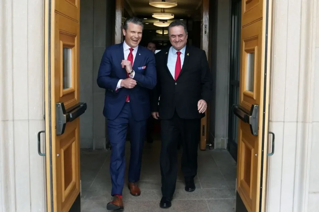 Secretário de Defesa dos Estados Unidos, Pete Hegseth e o Ministro da Defesa de Israel, Israel Katz 