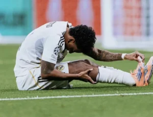 Rodrygo está fora da Copa do mundo após lesão no LCA