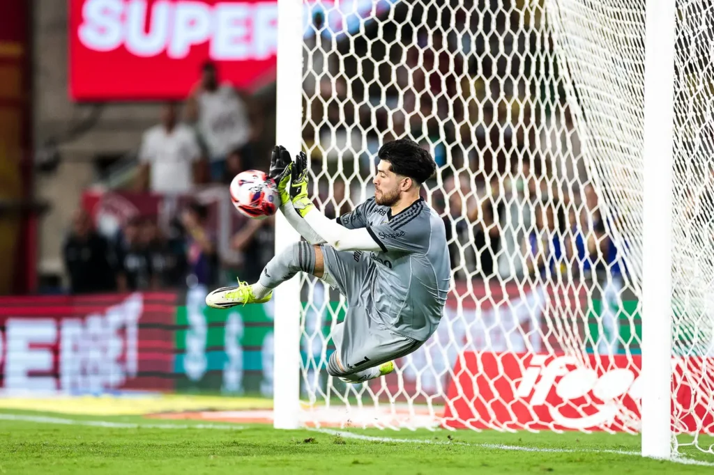 Flamengo vence Fluminense nos pênaltis e conquista o Campeonato Carioca 2 Flamengo vence Fluminense nos pênaltis