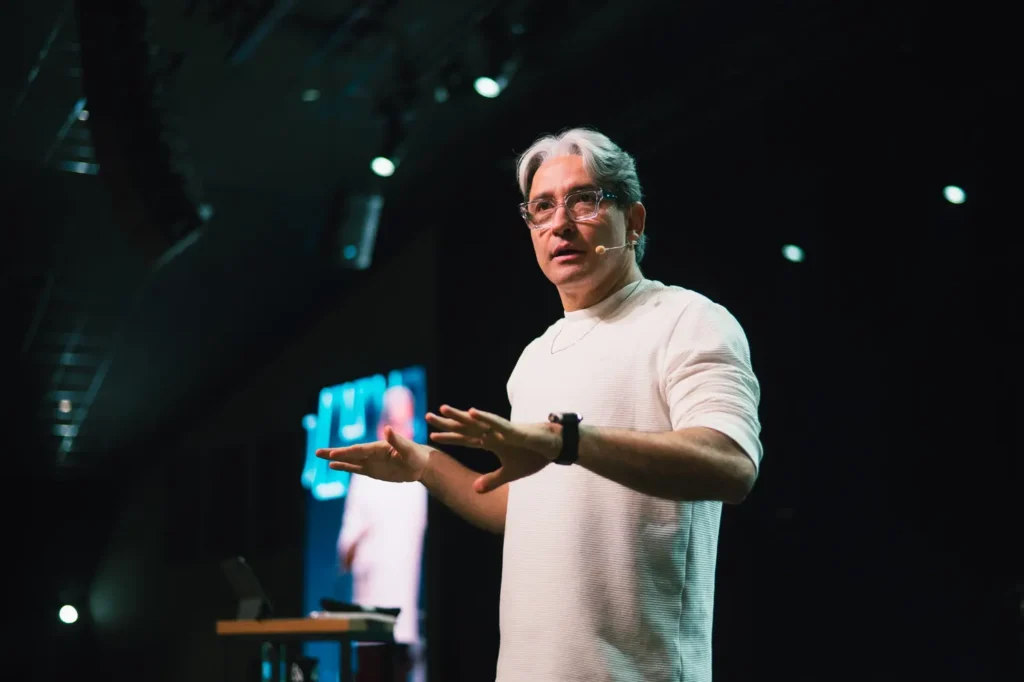 Mac Anderson lança livro que propõe redescoberta da relação com o Espírito Santo 3 Mac Anderson 2