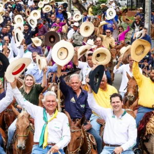 Comitivas ( Daniel Vilela e Ronaldo Caiado)