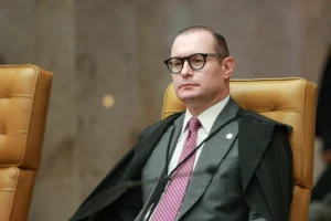 Cristiano Zanin nega mandado de segurança de Rollemberg e reforça que o Judiciário não deve intervir em decisões internas do Congresso sem prova de ilegalidade. Crédito: STF.