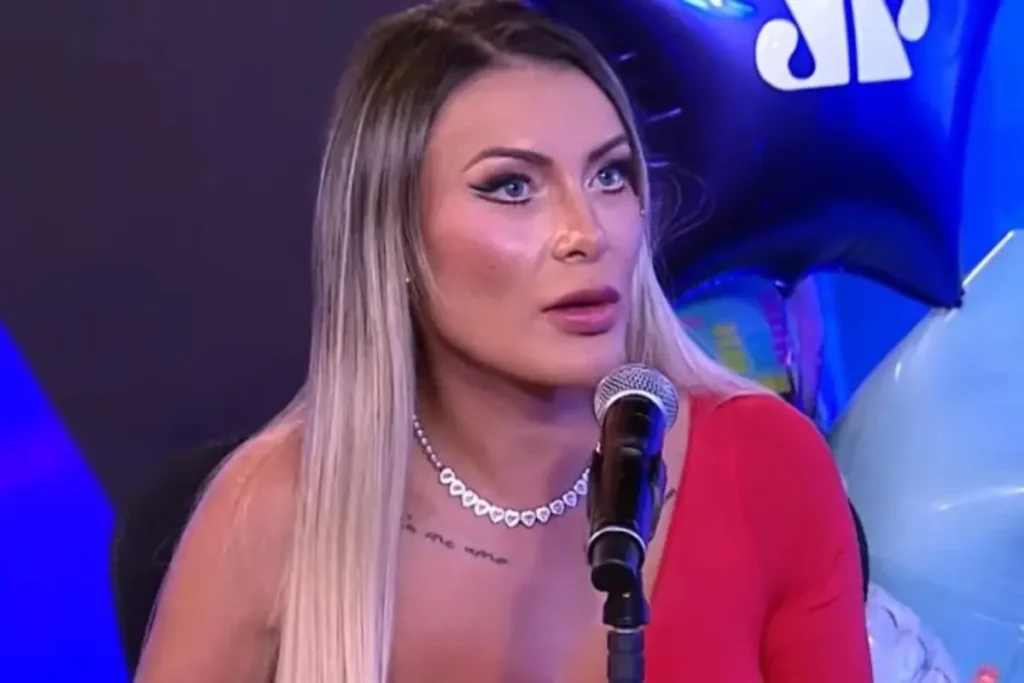 Andressa Urach faz cirurgia íntima e diz ter “recuperado a virgindade” após casamento