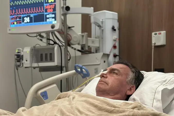 Filhos cantam parabéns para Bolsonaro em hospital, que continua sem previsão de alta 2 Bolsonaro