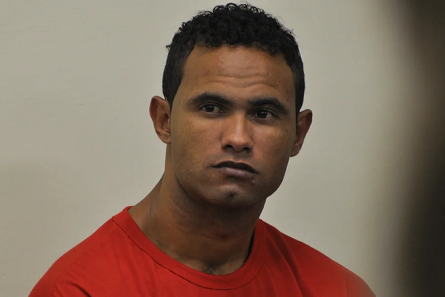 goleiro Bruno foragido