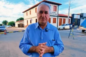 Prefeito (O prefeito de São Miguel do Passa Quatro, Gilmar Pereira, foi agredido na noite de domingo (29) enquanto seguia para casa, em uma estrada de acesso à residência)