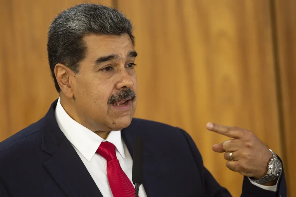 Maduro e Cilia Flores são acusados de narcoterrorismo, tráfico de drogas e posse ilegal de armamentos