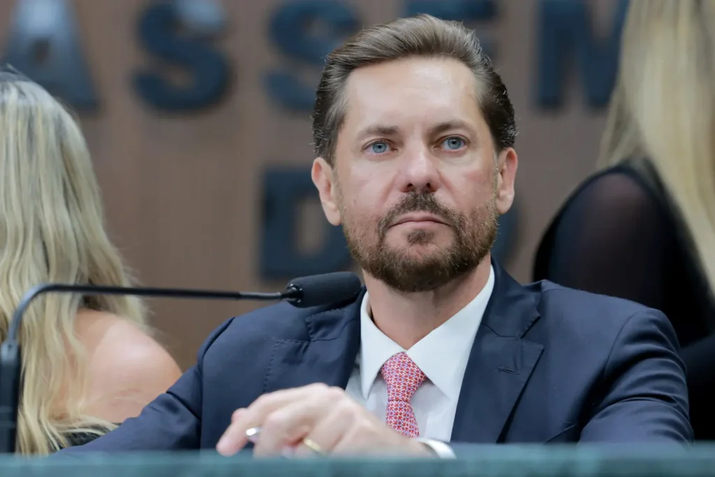 Saída de Bruno Peixoto no fim da janela altera planos da federação PRD-SD