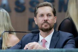 Saída de Bruno Peixoto no fim da janela altera planos da federação PRD-SD