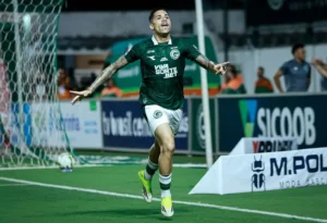 Diego Caito passa por cirurgia e desfalca o Goiás por até três semanas