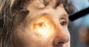 9 abre 1 Abril marrom Foto Freepik e1776821319976