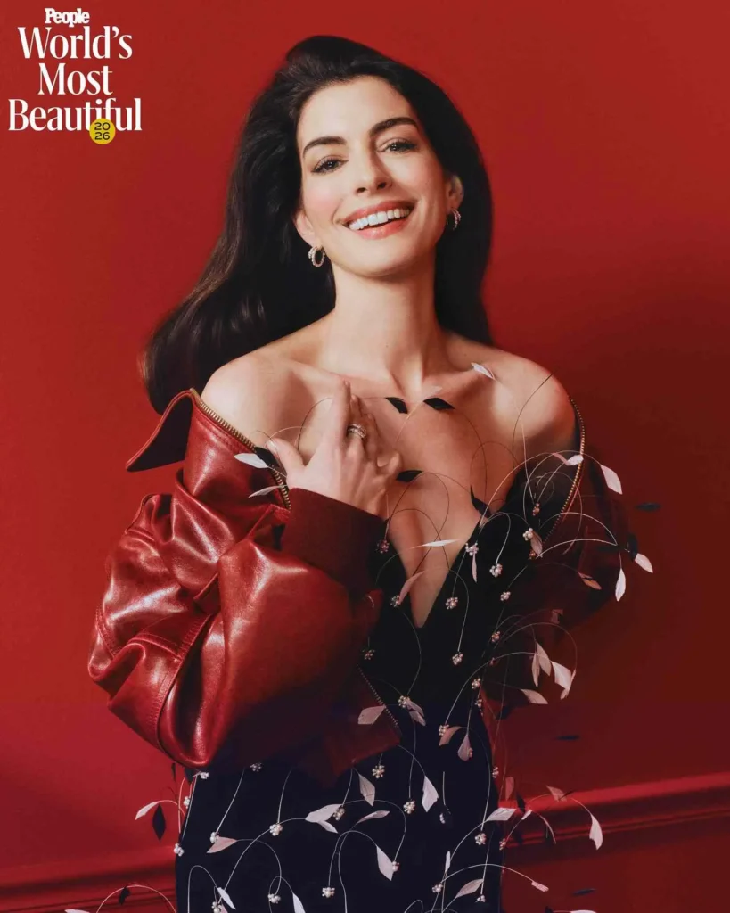 ANNE HATHAWAY PEOPLE WMB 06 5a67ddd443544a2bbf57d8303643fee7