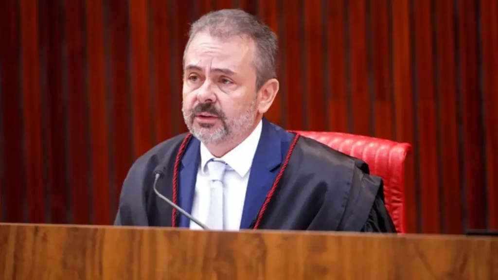 Vice-procurador-geral Eleitoral, Alexandre Espinosa, durante sessão no TSE