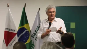 Caiado rebate críticas de Lula por acordo de terras raras com os EUA