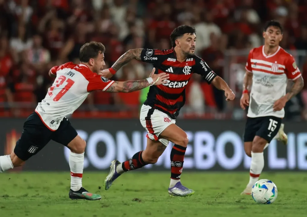 Estudiantes x Flamengo: escalações, horário e onde assistir