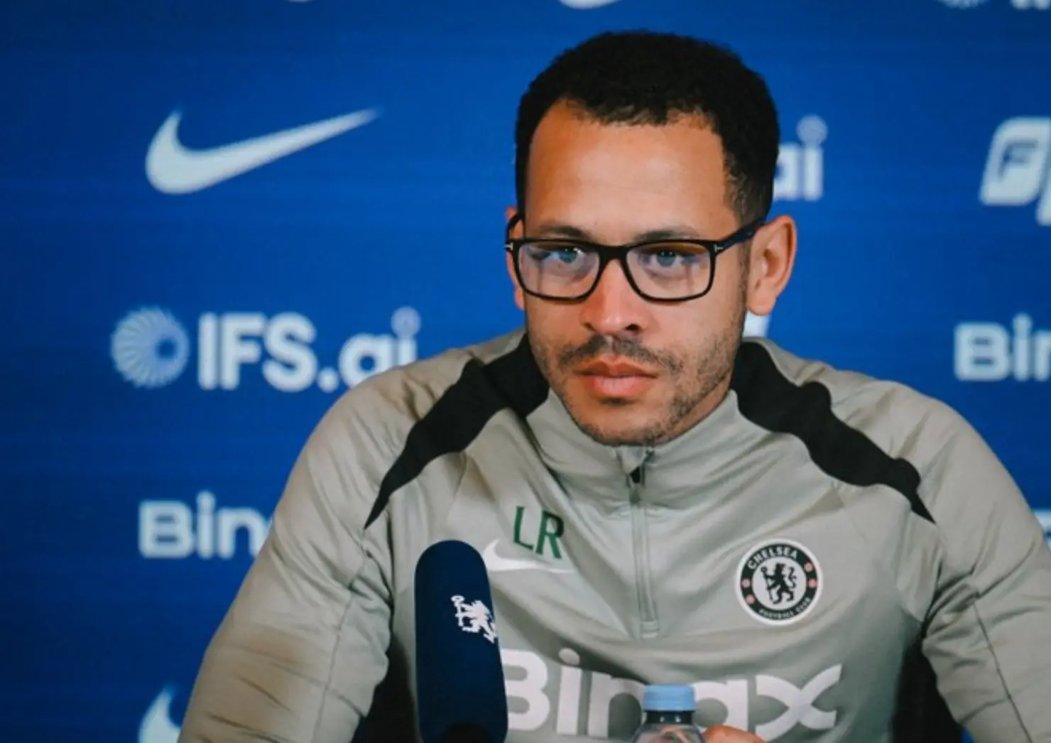 Chelsea demite técnico após três meses em meio à sequência de derrotas