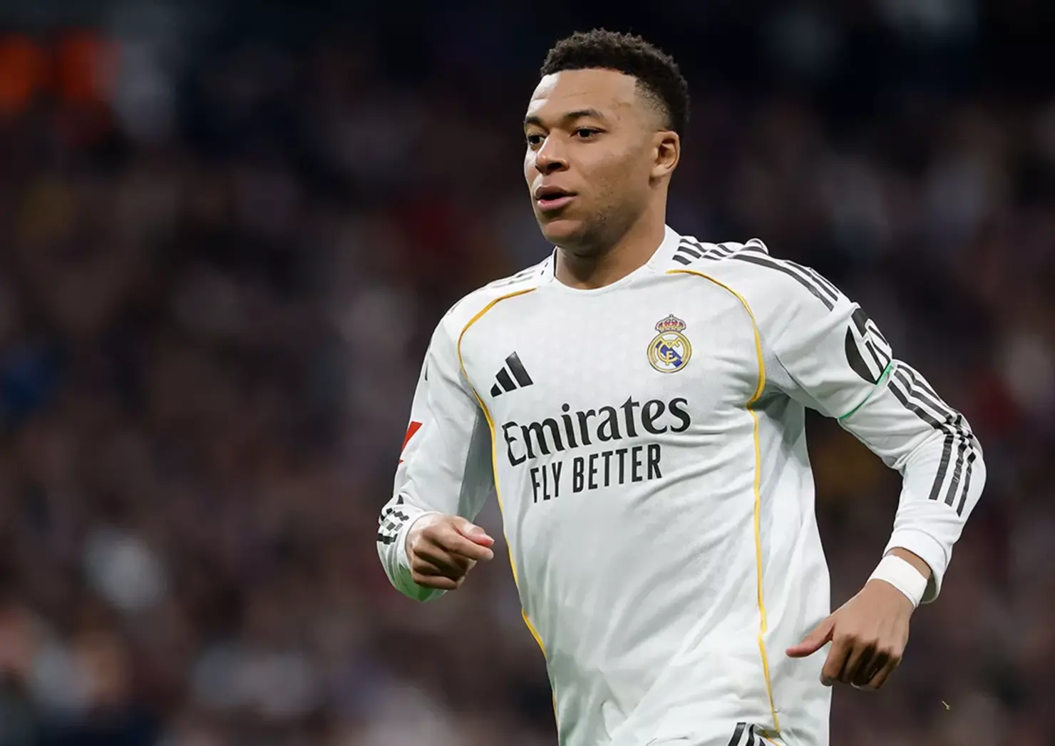 Mbappé sofre lesão muscular e preocupa França a dois meses da Copa do Mundo