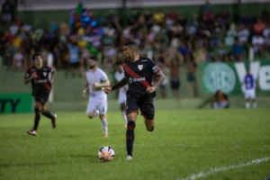 Atlético-GO pressiona mas Tocantinópolis segura pressão e jogo termina em 0 a 0