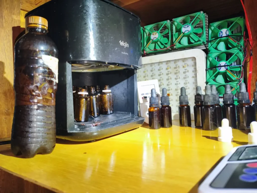 PM fecha laboratório ilegal de "canabidiol" em Aparecida de Goiânia