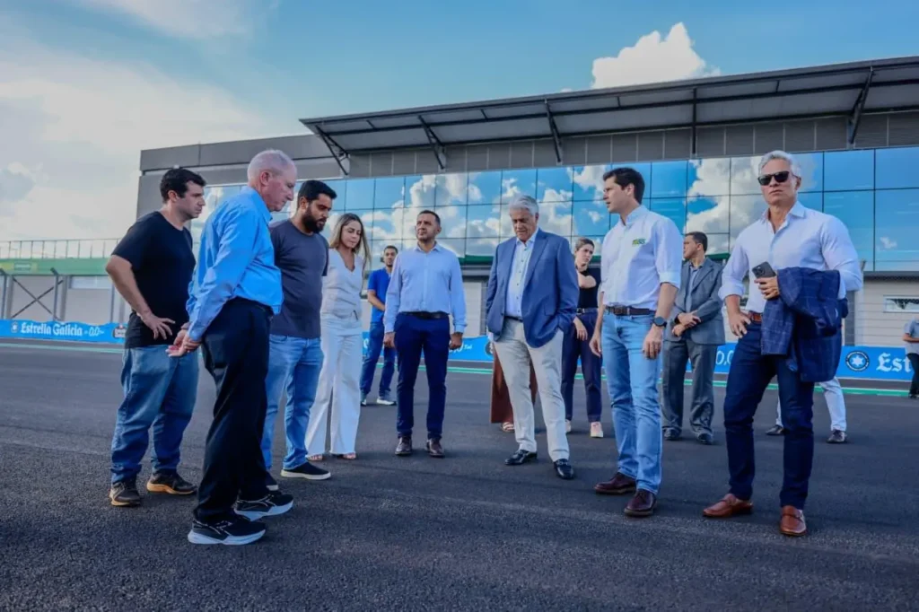 Diretores da Fórmula Indy visitam autódromo de Goiânia e avaliam retorno da categoria ao Brasil 3 WhatsApp Image 2026 04 10 at 19.34.54 1