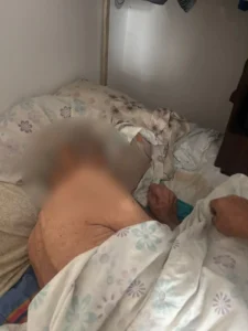 Filho é preso em Goiânia após polícia encontrar pai de 87 anos em situação degradante