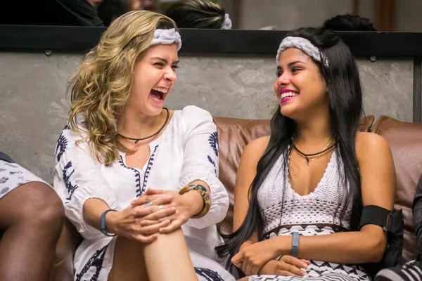 Ex-BBB Munik revela motivo do fim da amizade com Ana Paula Renault após BBB16 3