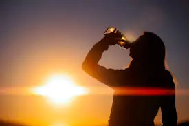 Calor, tempo abafado e pancadas isoladas marcam a terça-feira (07) em Goiânia