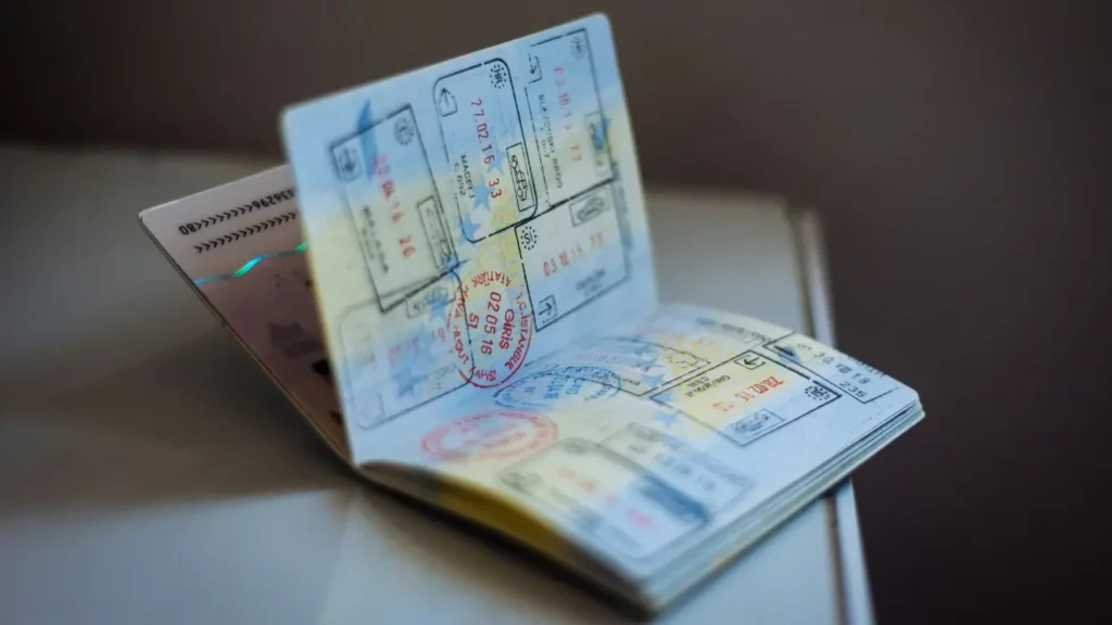 Novo sistema de entrada na Europa começa a valer; entenda as novas regras